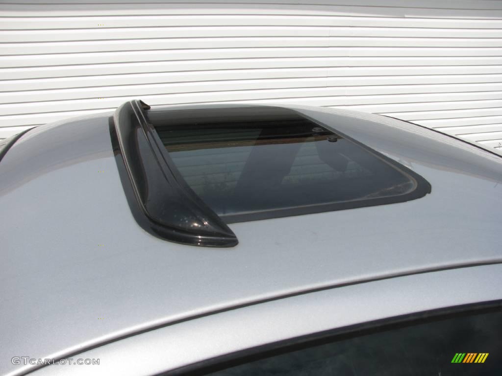 2000 Sunfire SE Coupe - Ultra Silver Metallic / Graphite photo #3