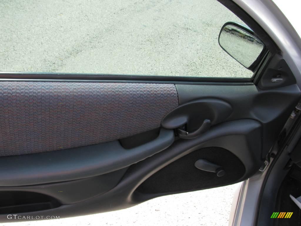 2000 Sunfire SE Coupe - Ultra Silver Metallic / Graphite photo #17