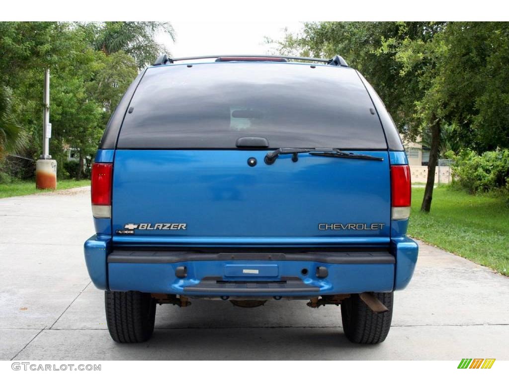 2000 Blazer LS 4x4 - Space Blue Metallic / Medium Gray photo #5