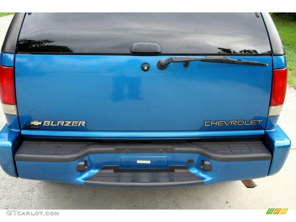 2000 Blazer LS 4x4 - Space Blue Metallic / Medium Gray photo #6
