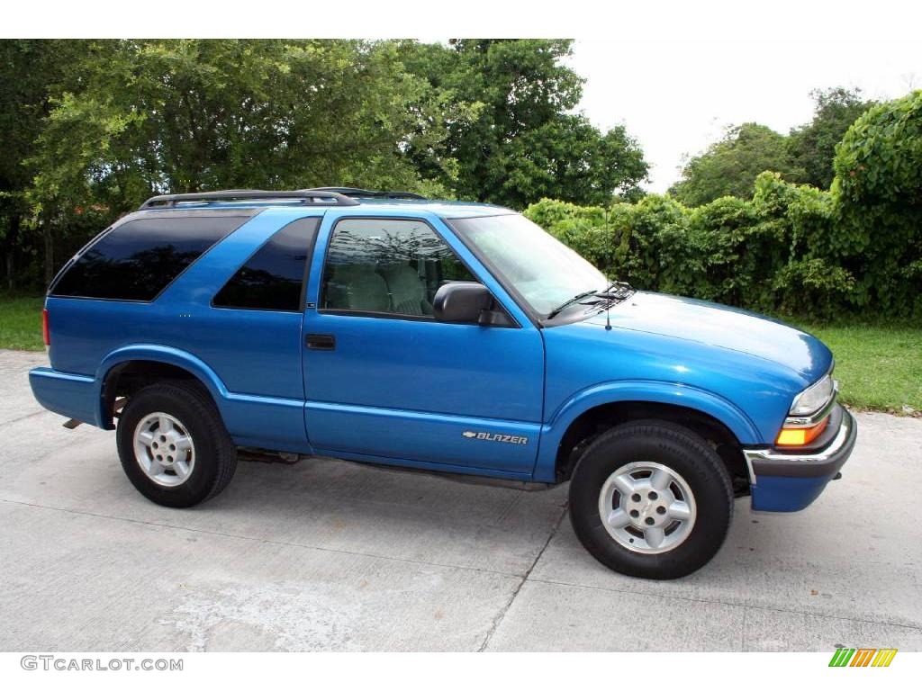 2000 Blazer LS 4x4 - Space Blue Metallic / Medium Gray photo #9