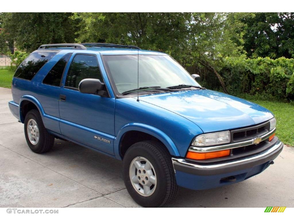 2000 Blazer LS 4x4 - Space Blue Metallic / Medium Gray photo #10