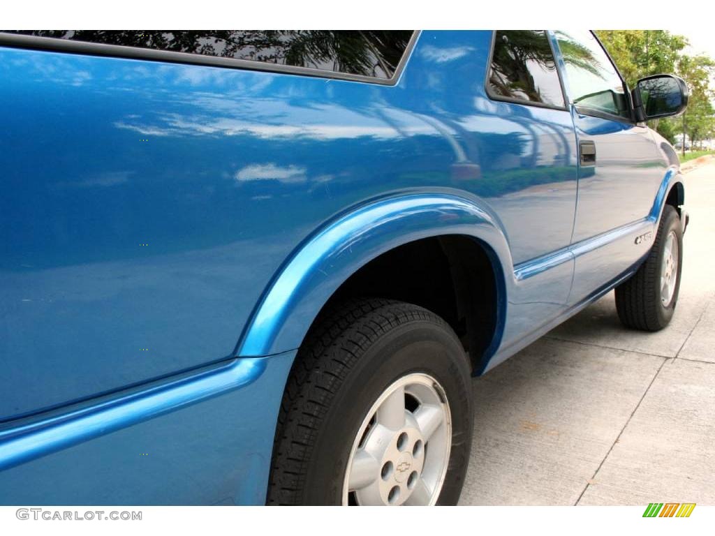 2000 Blazer LS 4x4 - Space Blue Metallic / Medium Gray photo #15