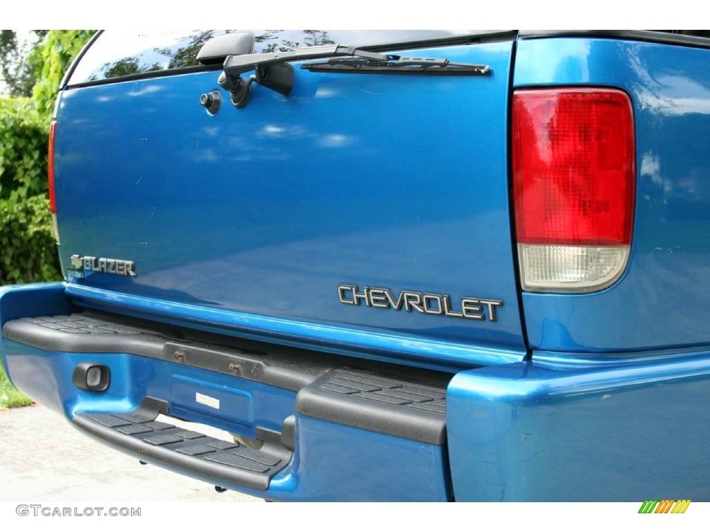 2000 Blazer LS 4x4 - Space Blue Metallic / Medium Gray photo #20