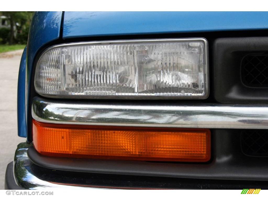 2000 Blazer LS 4x4 - Space Blue Metallic / Medium Gray photo #21