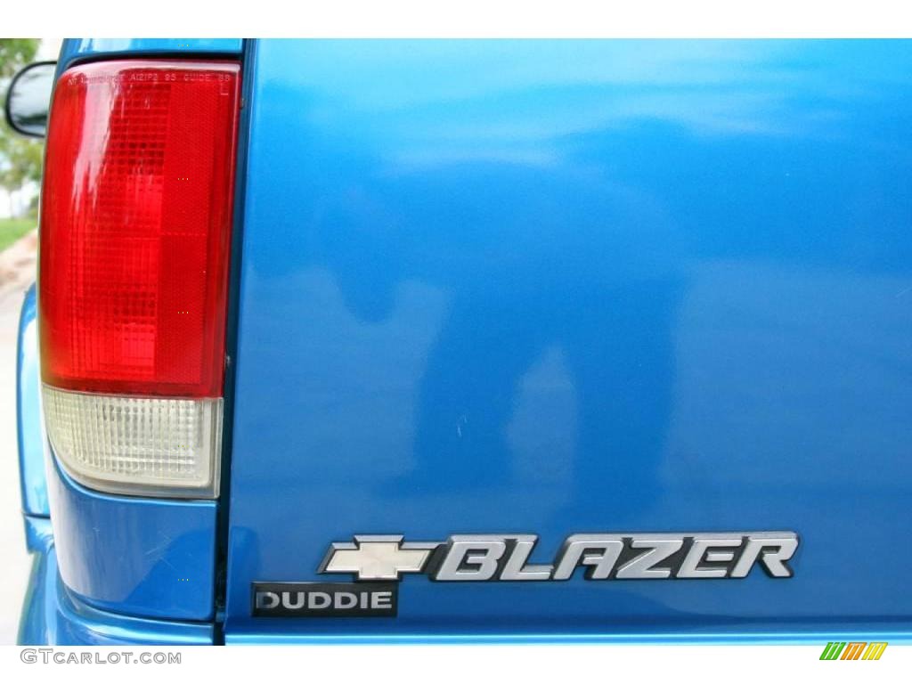 2000 Blazer LS 4x4 - Space Blue Metallic / Medium Gray photo #23