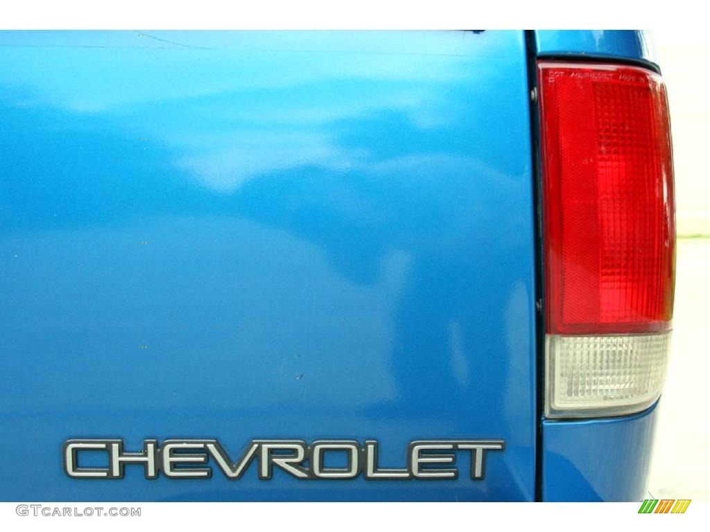 2000 Blazer LS 4x4 - Space Blue Metallic / Medium Gray photo #24