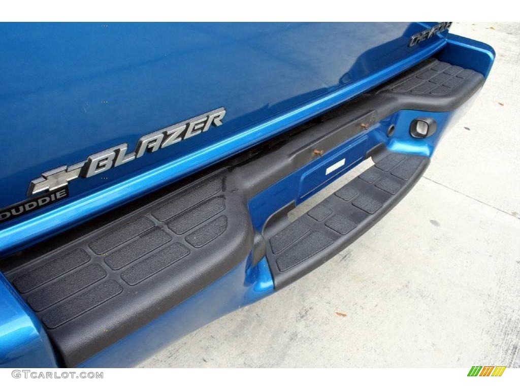 2000 Blazer LS 4x4 - Space Blue Metallic / Medium Gray photo #25
