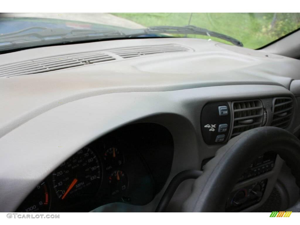 2000 Blazer LS 4x4 - Space Blue Metallic / Medium Gray photo #44