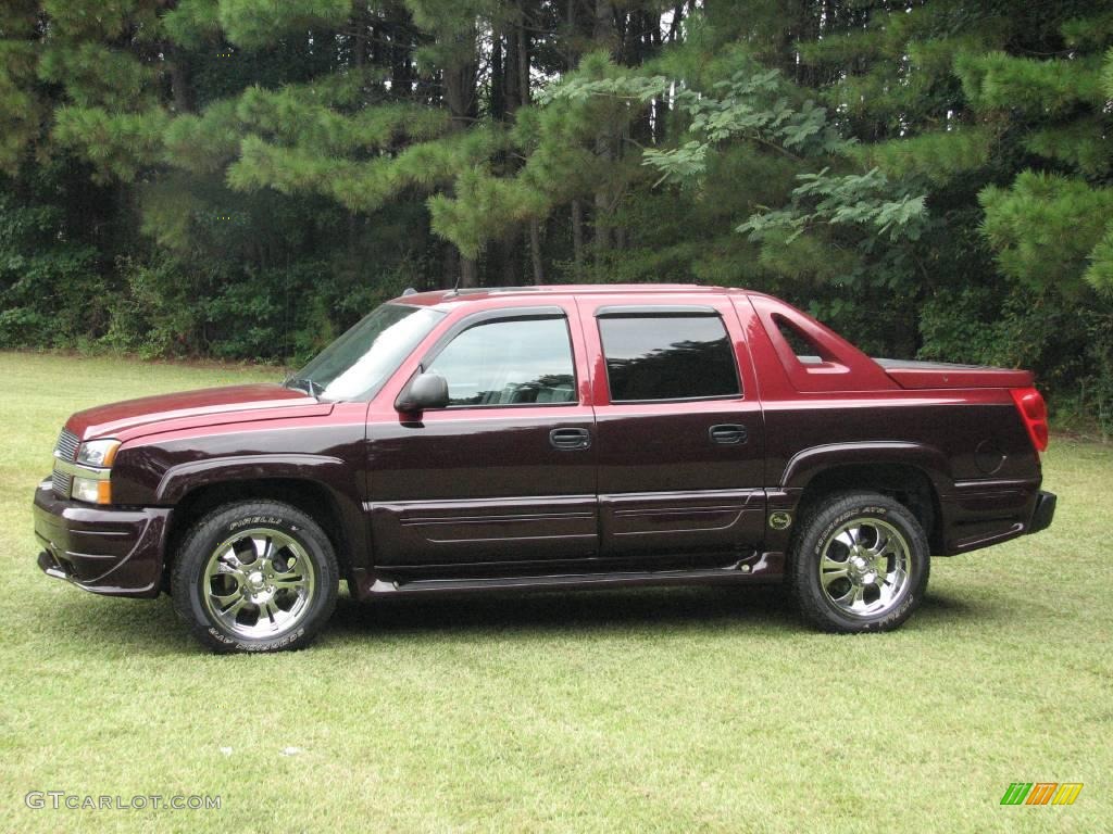 2004 Avalanche Southern Comfort Conversion - Sport Red Metallic / Dark Charcoal photo #1