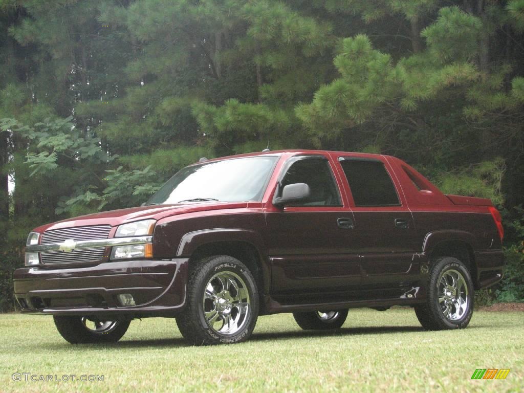 2004 Avalanche Southern Comfort Conversion - Sport Red Metallic / Dark Charcoal photo #2