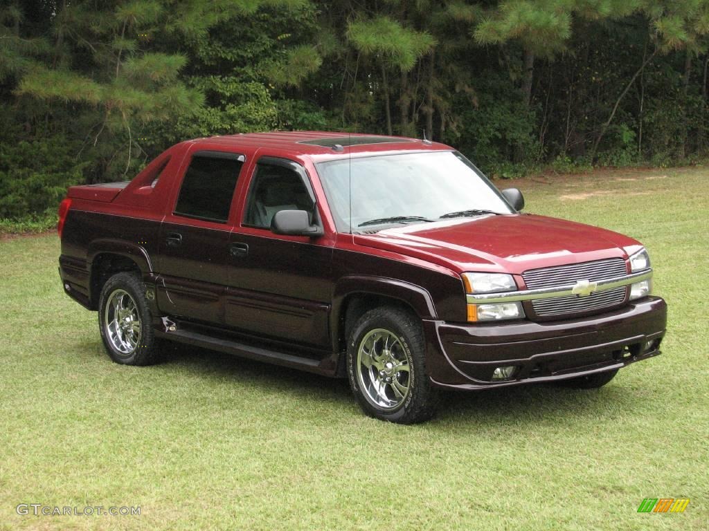 2004 Avalanche Southern Comfort Conversion - Sport Red Metallic / Dark Charcoal photo #4