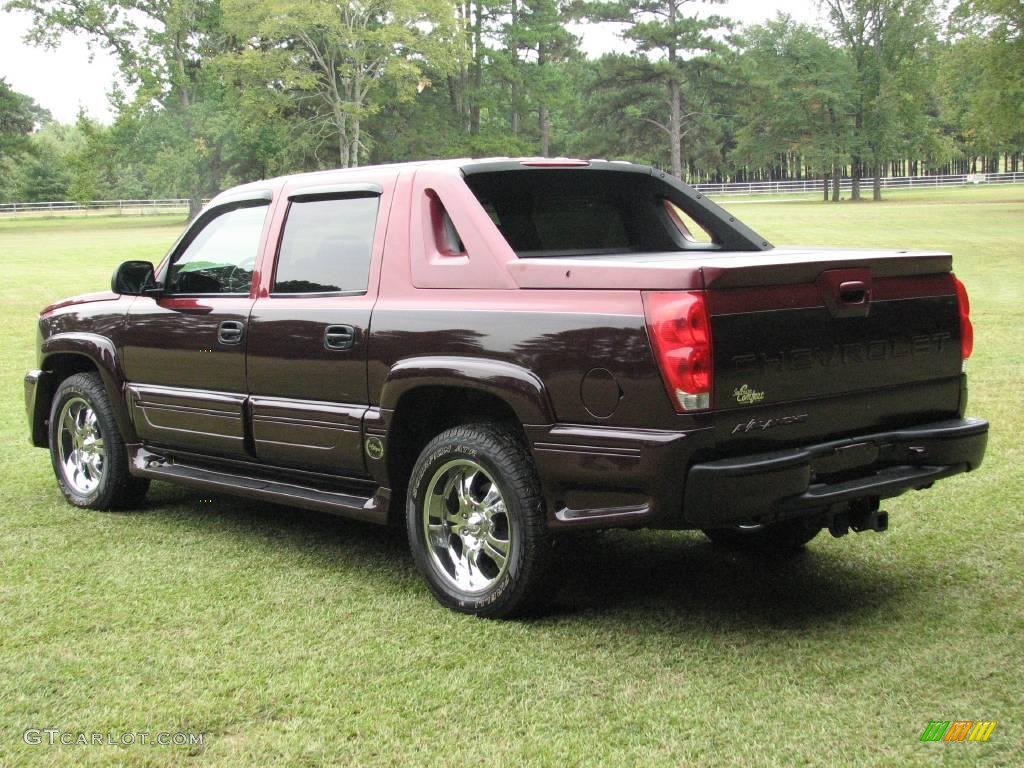 2004 Avalanche Southern Comfort Conversion - Sport Red Metallic / Dark Charcoal photo #7