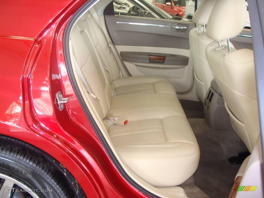 2008 300 C HEMI Heritage Edition - Inferno Red Crystal Pearl / Medium Pebble Beige/Cream photo #15