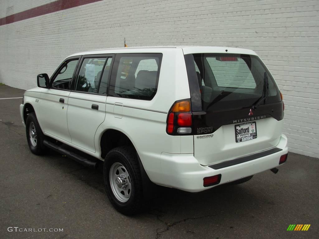 2001 Montero Sport ES - Alpine White / Gray photo #3