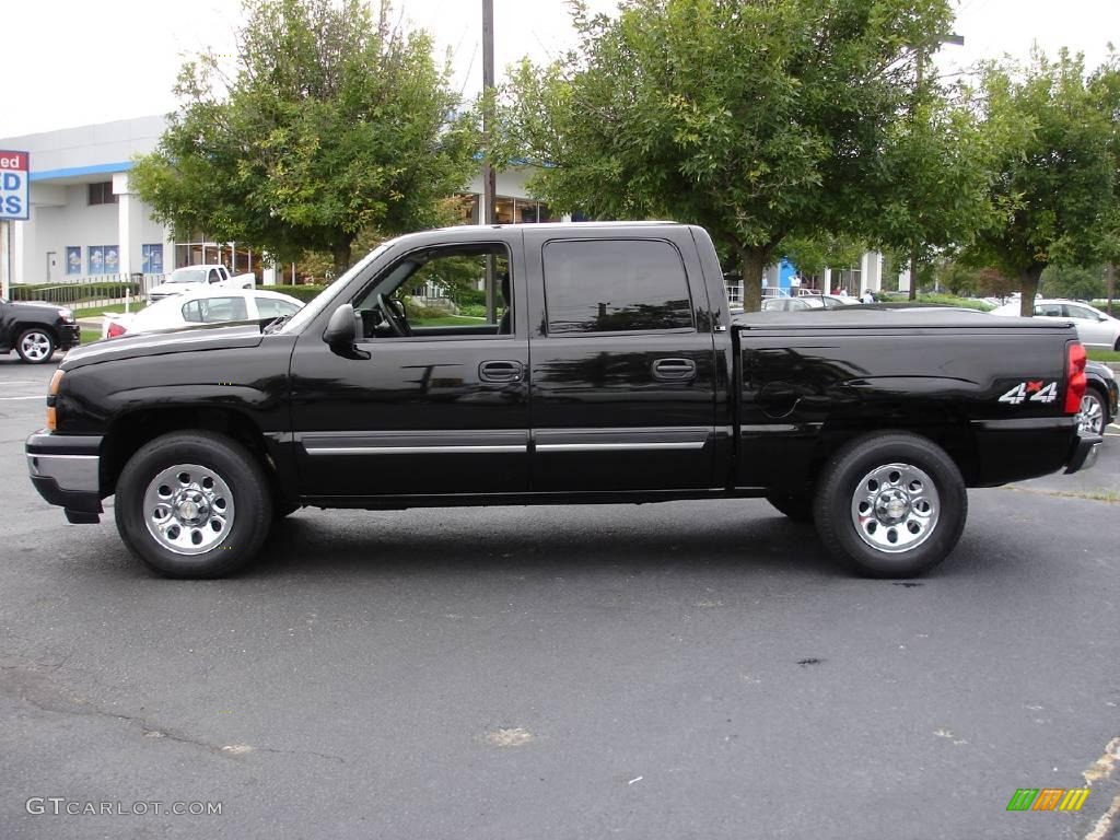 2006 Silverado 1500 LS Crew Cab 4x4 - Black / Dark Charcoal photo #3