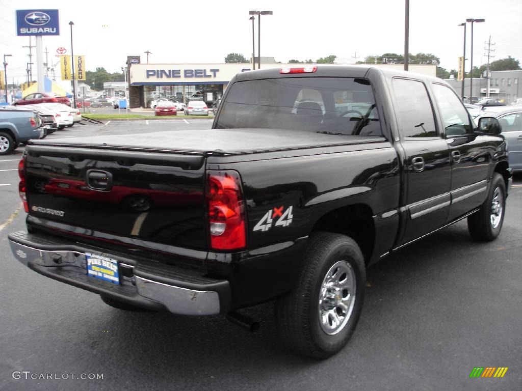 2006 Silverado 1500 LS Crew Cab 4x4 - Black / Dark Charcoal photo #4