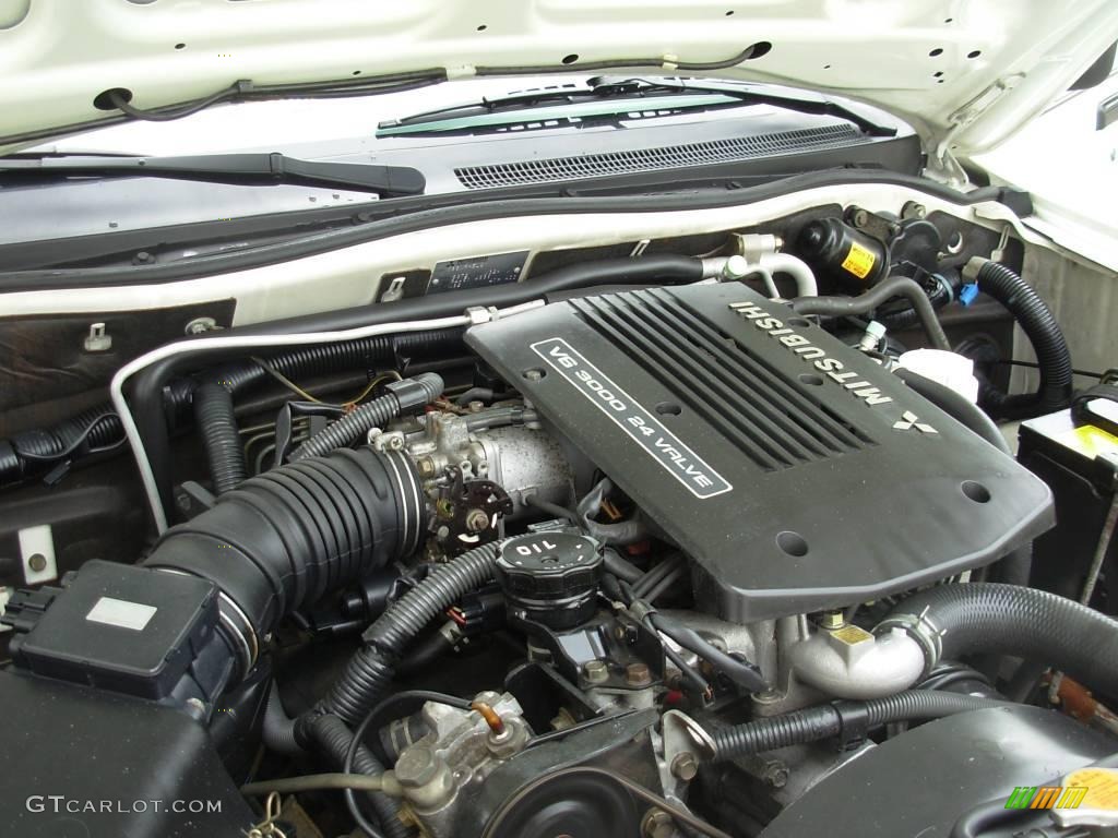 2001 Montero Sport ES - Alpine White / Gray photo #24