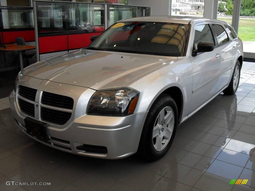 Bright Silver Metallic Dodge Magnum