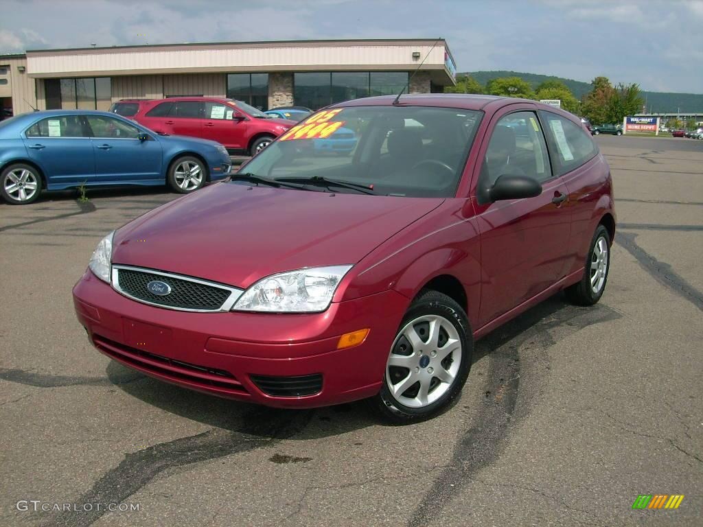 2005 Focus ZX3 SE Coupe - Sangria Red Metallic / Charcoal/Charcoal photo #1