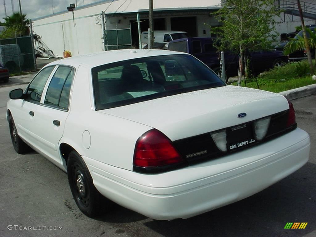 2003 Crown Victoria Police Interceptor - Vibrant White / Dark Charcoal photo #5