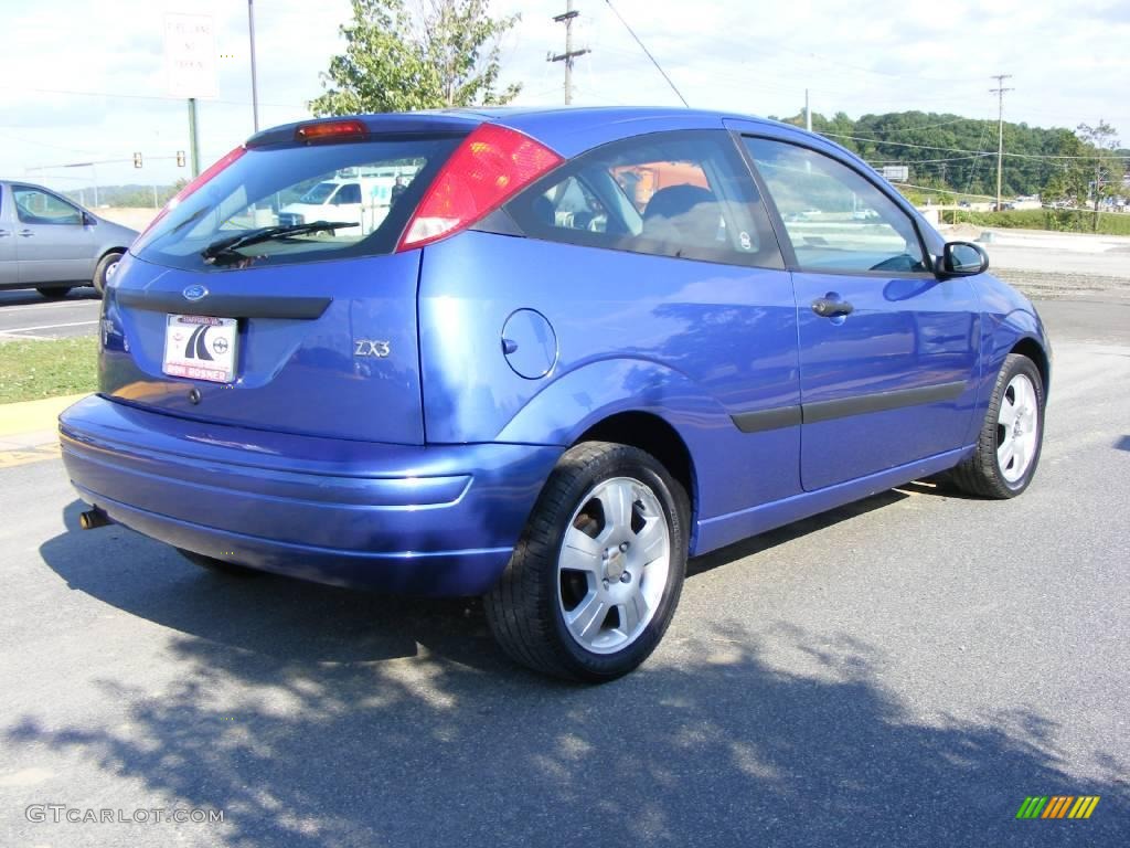 2003 Focus ZX3 Coupe - French Blue Metallic / Medium Graphite photo #3