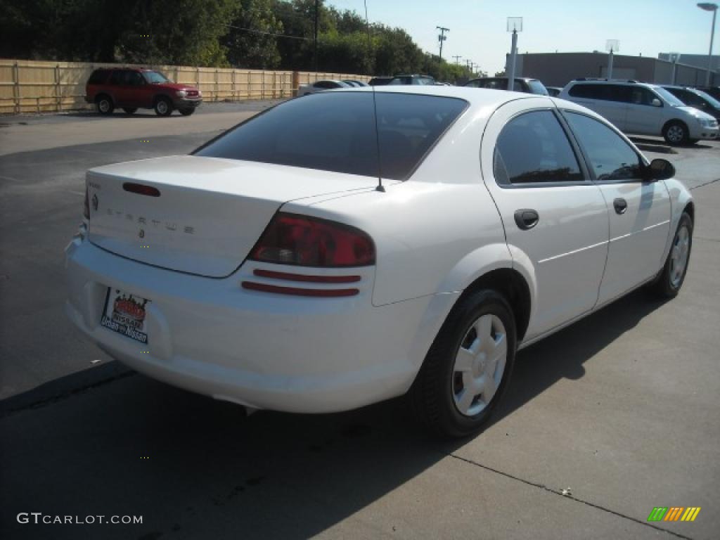 2004 Stratus SE Sedan - Stone White / Black photo #4