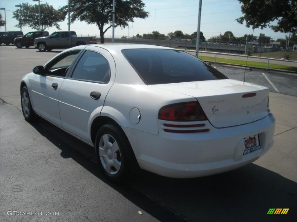 2004 Stratus SE Sedan - Stone White / Black photo #6