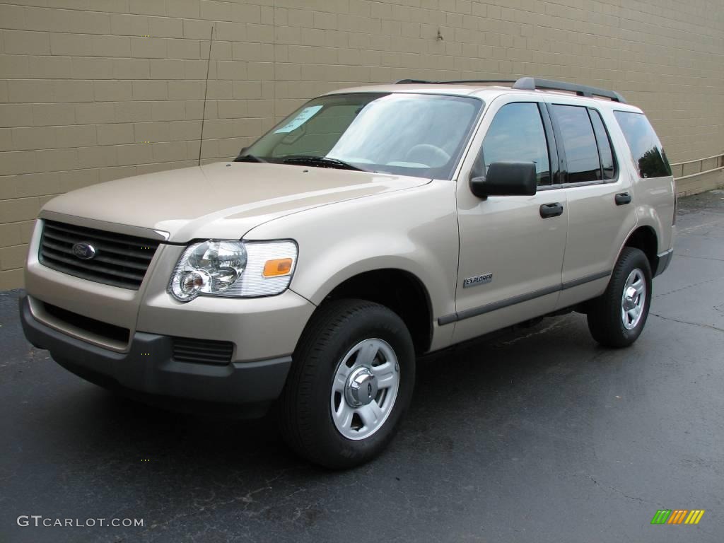 2006 Explorer XLS - Pueblo Gold Metallic / Camel photo #2