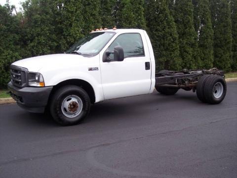 2003 Ford F350 Super Duty XL Regular Cab Chassis Data, Info and Specs