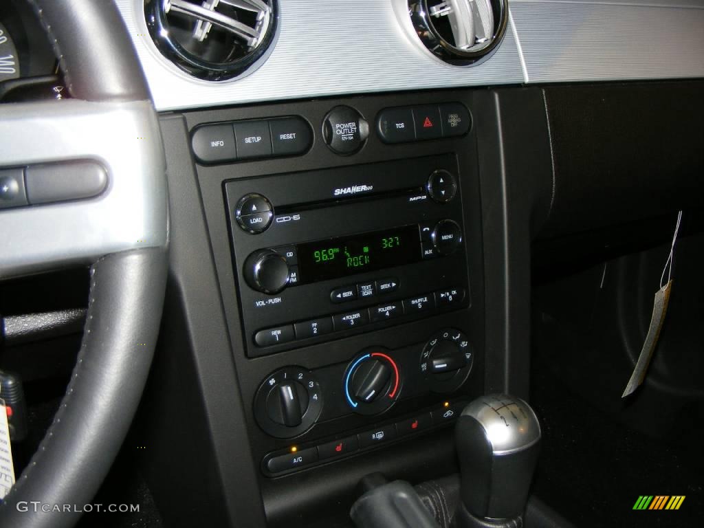 2008 Mustang GT Premium Coupe - Black / Dark Charcoal photo #21