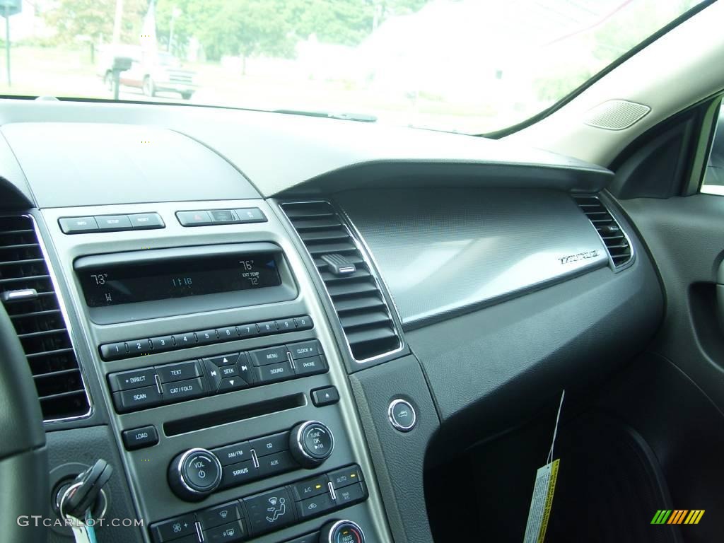 2010 Taurus SEL - White Platinum Metallic Tri-Coat / Charcoal Black photo #11