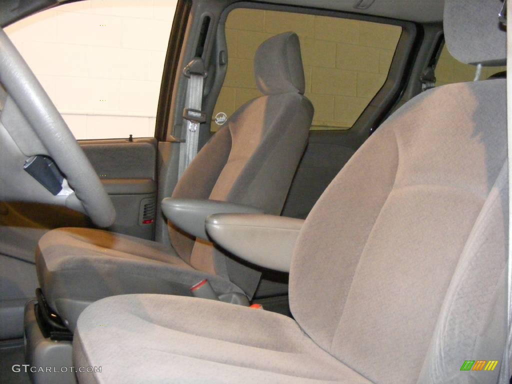 2001 Town & Country LX - Dark Garnet Red Pearl / Taupe photo #11