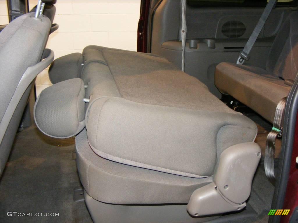 2001 Town & Country LX - Dark Garnet Red Pearl / Taupe photo #14