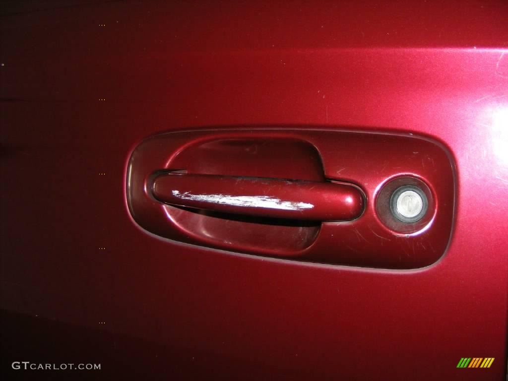 2001 Town & Country LX - Dark Garnet Red Pearl / Taupe photo #39
