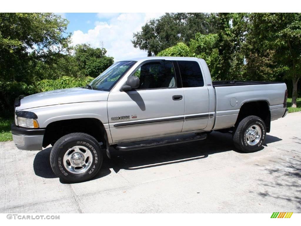 2000 Ram 2500 SLT Extended Cab 4x4 - Light Driftwood Satin Glow / Mist Gray photo #2