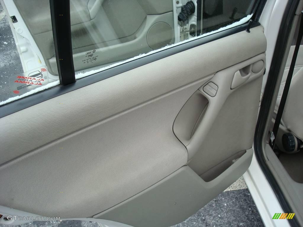 1997 Jetta GLS Sedan - Cool White / Grey photo #13
