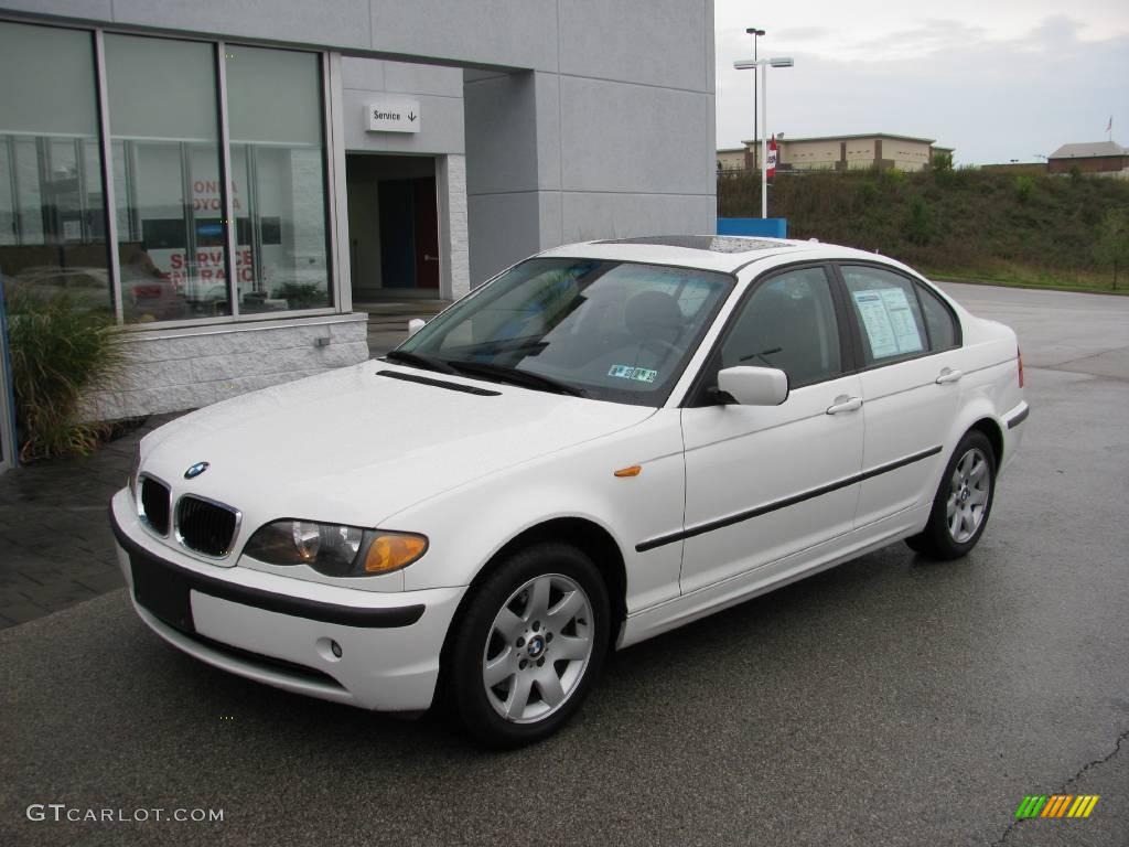 2004 3 Series 325xi Sedan - Alpine White / Black photo #2