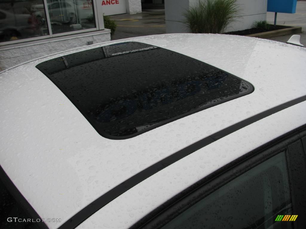 2004 3 Series 325xi Sedan - Alpine White / Black photo #3