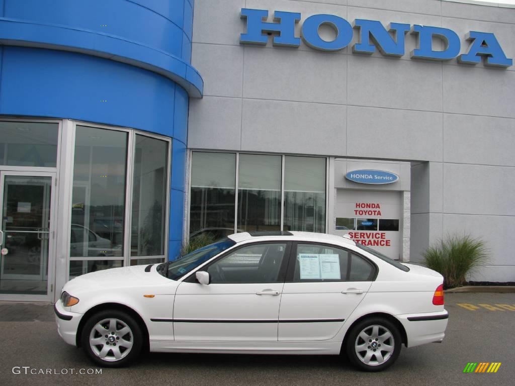 2004 3 Series 325xi Sedan - Alpine White / Black photo #4