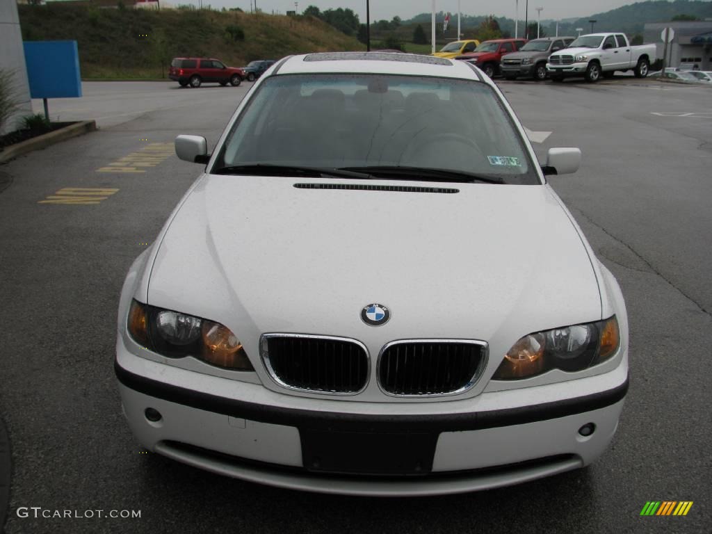 2004 3 Series 325xi Sedan - Alpine White / Black photo #11