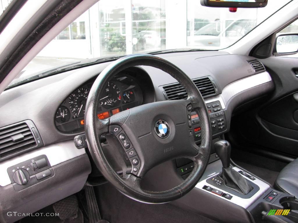 2004 3 Series 325xi Sedan - Alpine White / Black photo #13