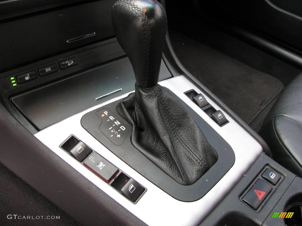 2004 3 Series 325xi Sedan - Alpine White / Black photo #16