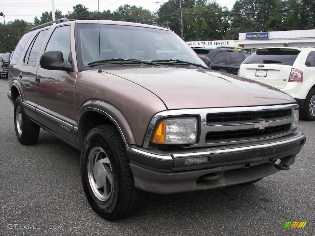 1997 Blazer LT 4x4 - Smokey Caramel Metallic / Neutral photo #2
