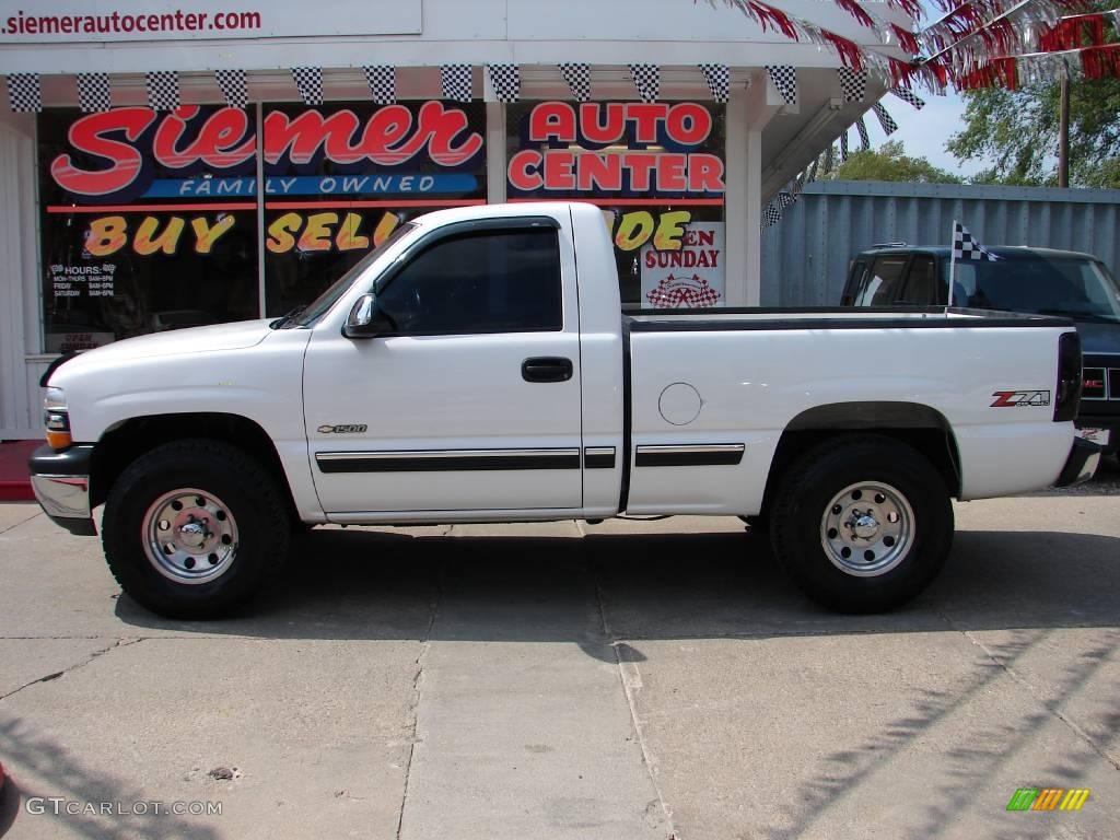 2002 Silverado 1500 LS Regular Cab 4x4 - Summit White / Graphite Gray photo #2