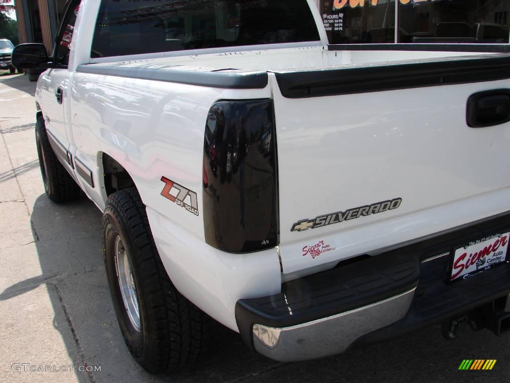 2002 Silverado 1500 LS Regular Cab 4x4 - Summit White / Graphite Gray photo #17