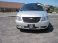 2007 Bright Silver Metallic Chrysler Town & Country   photo #2