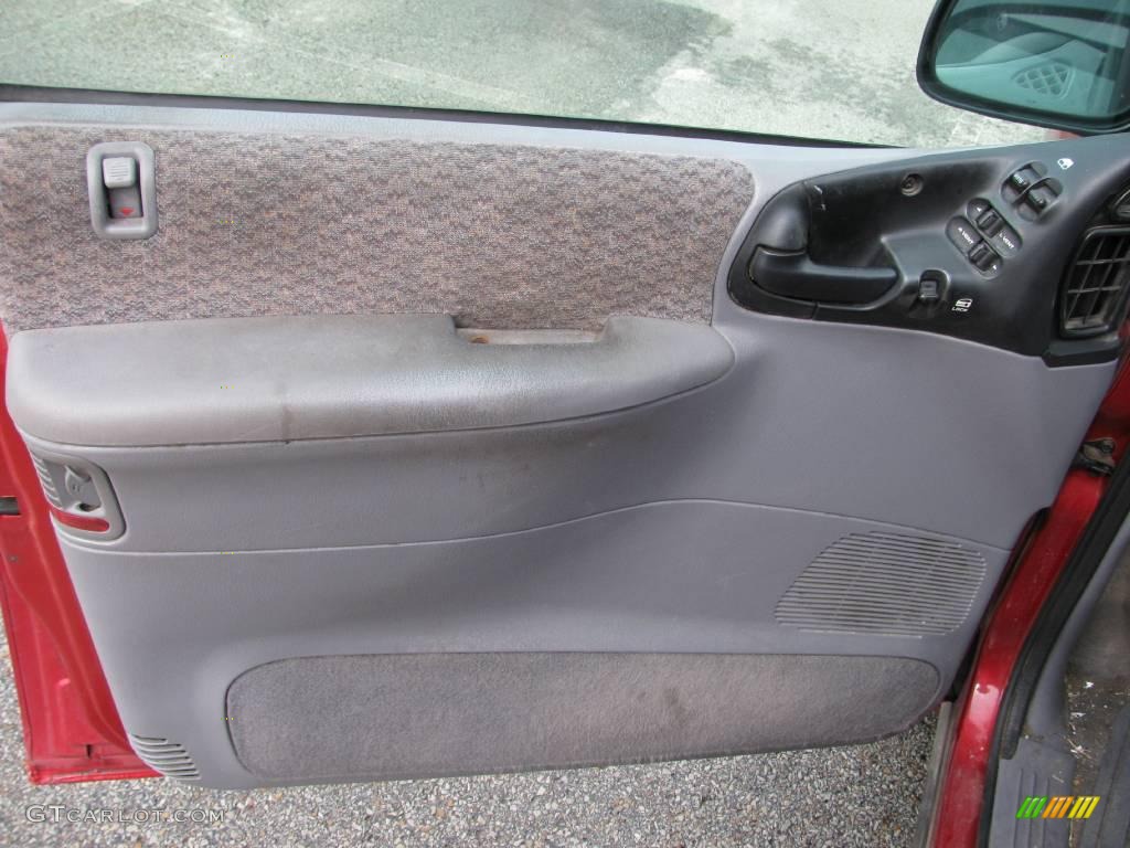 1999 Grand Caravan SE - Inferno Red Pearl / Mist Gray photo #12