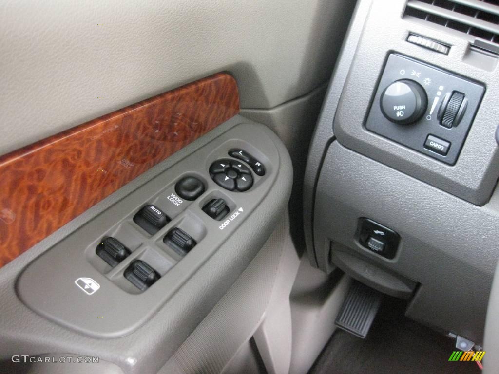 2007 Ram 3500 Laramie Quad Cab 4x4 - Bright White / Medium Slate Gray photo #7