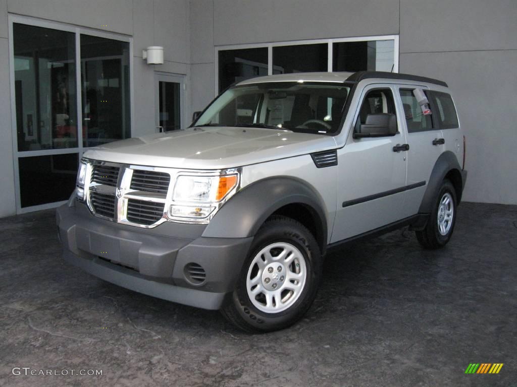 2008 Nitro SXT - Bright Silver Metallic / Dark Slate Gray photo #1